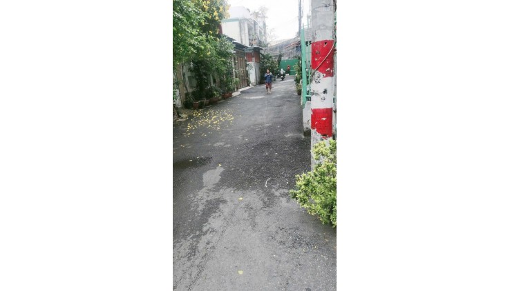 Bán nhà Gò vấp, Phan Huy ích ( 4.1*20m), 3 Tầng, hẻm 8m, kế Emark 2, sổ vuông vức, 7.8 T