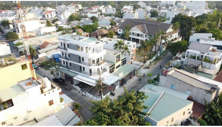 BÁN TOÀ NHÀ -  CHDV GÓC SIÊU ĐẸP 202M2 GIÁ 17,8 TỶ