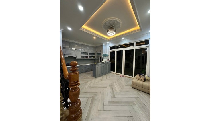 KHU BIỆT THỰ CAO CẤP - ĐƯỜNG LỚN 2 XE TẢI QUA LẠI - BIỆT THỰ SÂN VƯỜN ĐẸP NHẤT KHU - FULL NỘI THẤT SỊN