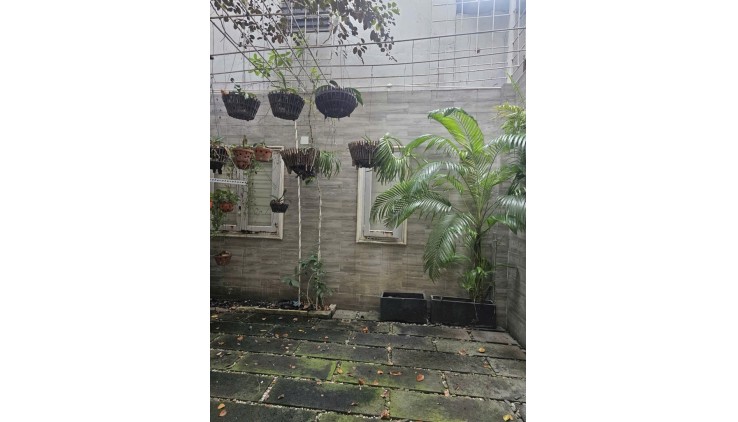 KHU BIỆT THỰ CAO CẤP - ĐƯỜNG LỚN 2 XE TẢI QUA LẠI - BIỆT THỰ SÂN VƯỜN ĐẸP NHẤT KHU - FULL NỘI THẤT SỊN