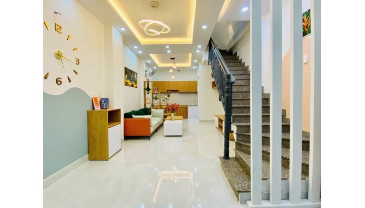 Bán nhà Quang Trung-GV, hxh,(4.2*10m), nhà nở hậu, tặng nội thất, 1 trệt 1 lầu, sân thượng, 4.55 Tỷ