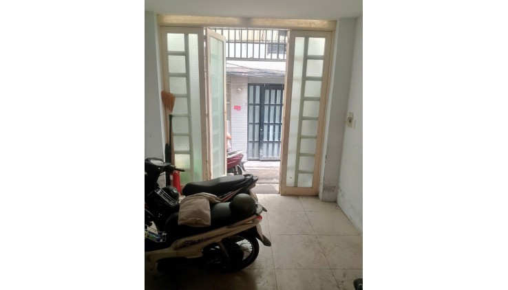 Bán nhà Nguyễn Thị Minh Khai,P3, Q3, 5 tầng, 8pn đang cho thuê, chỉ 7.4 tỷ