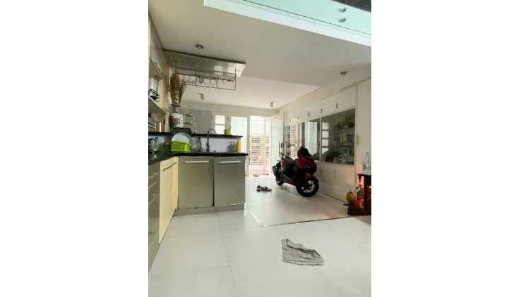 SÁT MẶT TIỀN HẺM Q4 

DIỆN TÍCH 60 M2 
SỔ HỒNG CÓ 2 TỶ HƠN