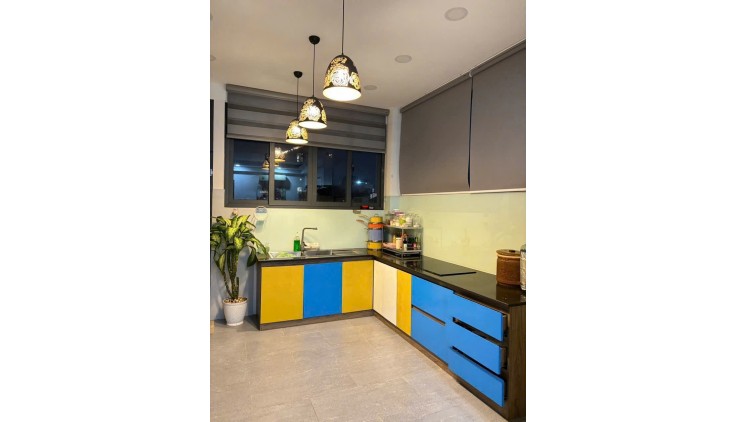 Bán nhà mặt tiền KD Nguyễn Trọng Tuyển, Phú Nhuận, dt 5m x 20, chỉ 23 tỷ
