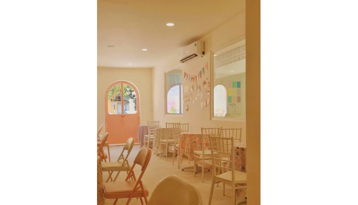 Sang quán cafe siêu rộng đẹp decor xinh đường Phạm Văn Đồng