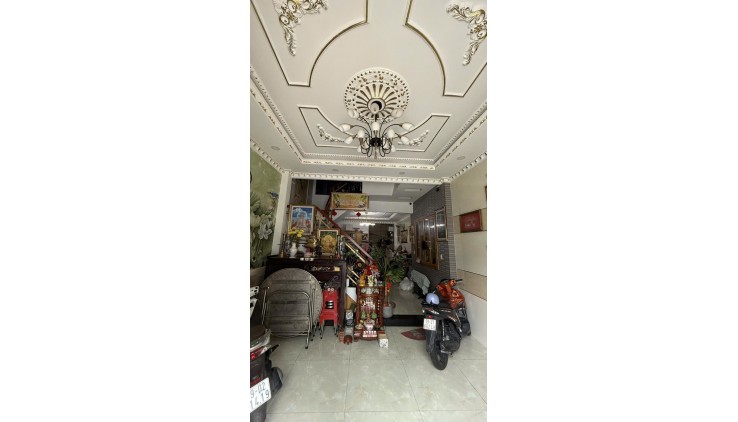 Bán nhà Lê Văn Quới, 4.5m x 13m, 4 tầng, hẻm 5m , chỉ 5.8 tỷ