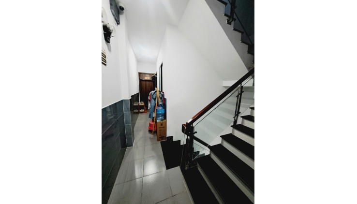 Bán nhà Căn hộ dịch vụ Đường D13, Tây Thạnh, Tân Phú, 4.2m x 24m, 12 phòng, giá 11.7 tỷ