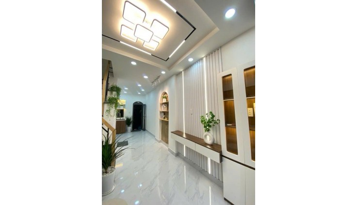 NHÀ ĐẸP - HXH - DTSD 43m2- CHỈ 4.3Tỷ Tại Phường 7, Quận Bình Thạnh, TP HCM