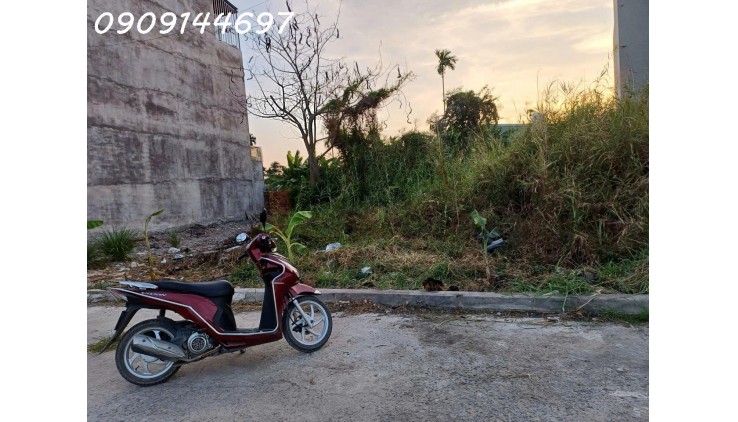 Đất thổ cư lô góc 2 Mặt hẻm 1/đường THẠNH XUÂN 52, phường THẠNH XUÂN, Q12, dt 217m2 (15mx15m) Hẻm 6m thông Giá 6,7Tỷ