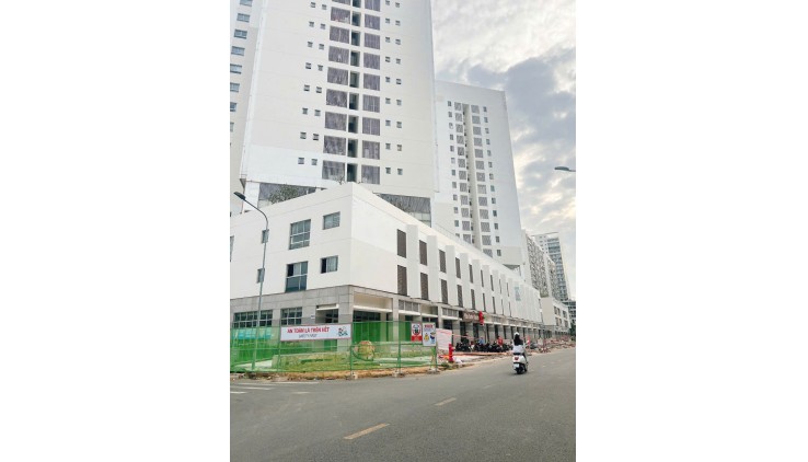 PHÚ MỸ HƯNG BÁN SHOPHOUSE ĐỐI DIỆN BỆNH VIÊN FV. MUA TT CĐT. LS 0%. PKD 0901323787
