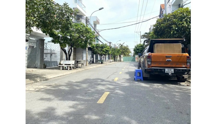 Gấp Bán nhà MẶT TIỀN, đường số, Q2, DT 75m2, ( 4 x 19), Đường 15m có vỉa hẻ, chỉ 5 tỏi hơn