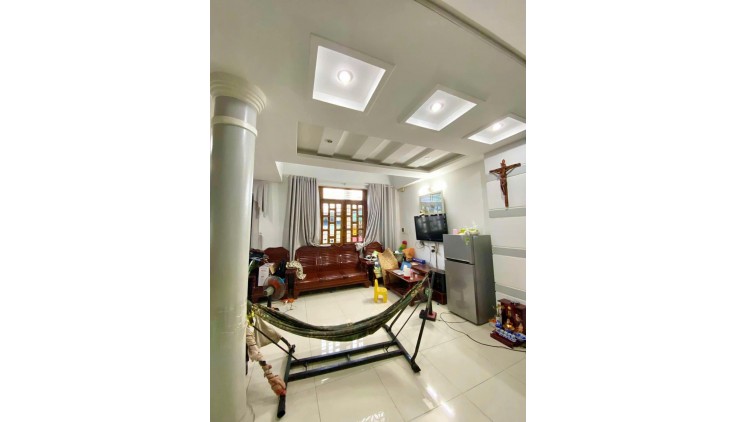 SAU LƯNG PHÚ MỸ HƯNG - BIỆT THỰ SÂN VƯỜN - 123M2 CÔNG NHẬN ĐỦ - NGANG HOÀNH TRÁNG 7.3M - 3 TẦNG - P. TÂN PHÚ, QUẬN 7 - CHỈ 6.x TỶ - CHỐT GẤP ‼️
