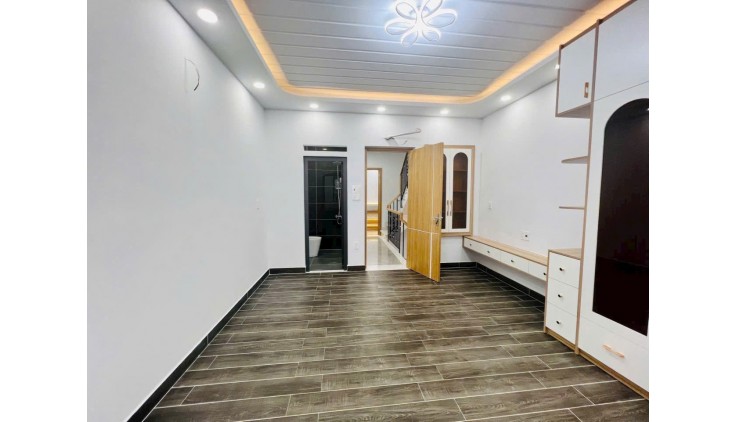 SIÊU PHẨM 6 TẦNG - XE TẢI ĐẬU CỬA - THIẾT KẾ HIỆN ĐẠI - ĐẲNG CẤP - NGAY BÊN TRƯỜNG PHAN CHU TRINH - PHAN TÂY HỒ.