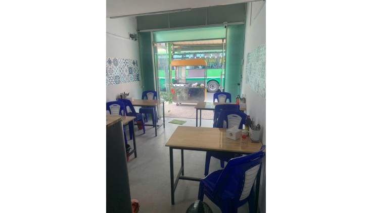 Chính chủ Sang nhượng lại gấp quán ăn, trà trái cây 7x ( bao cọc 15tr ) thuê 10t