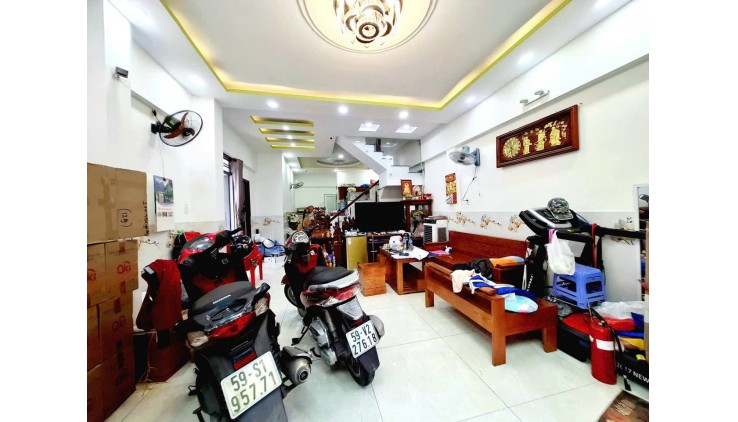 BÁN NHÀ TRUNG TÂM GV - 

HẺM TRƯỚC NHÀ 5M Ô TÔ ĐỖ CỬA- 3TẦNG ĐÚC MỚI ĐẸP Ở NGAY - NHỈNH 5 TỶ