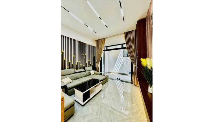 NHỈNH 4 TỶ - HẺM XE HƠI ĐẬU CỬA.