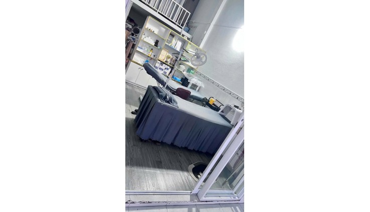 Do mua được nhà. Sang gấp nhà thuốc ngã tư bốn xã, mặt tiền đẹp