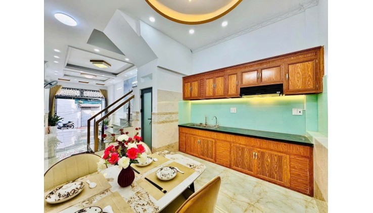 SIÊU PHẨM GÒ VẤP - 56M2 - 4 TẦNG - 4PN - SÂN THƯỢNG - SÂN PHƠI - NGAY CHỢ THẠCH ĐÀ - NHỈN 5 TỶ