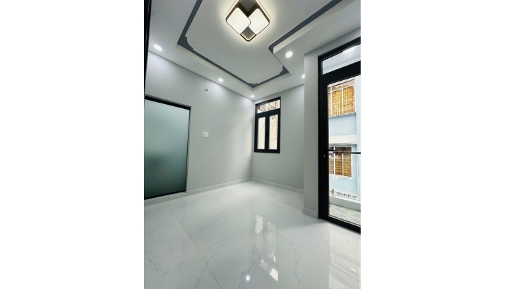 Bán nhà ở ngay Lý Nam Đế, P7, Q11, ngang 4.3m, 4 tầng, Giá 5.3 tỷ