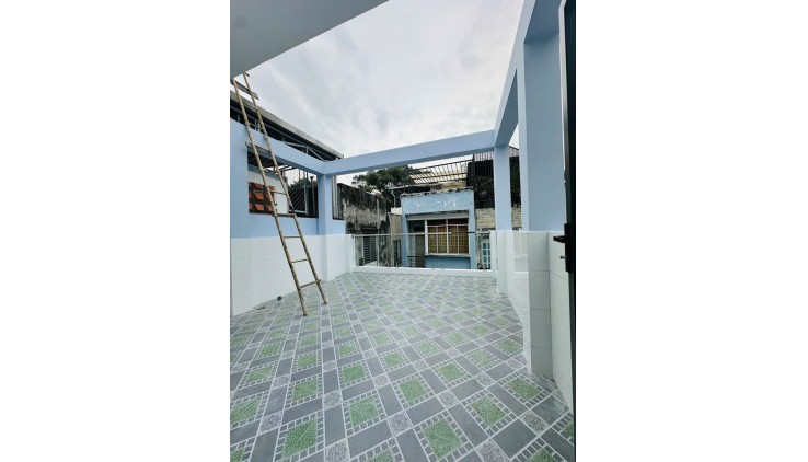 Bán nhà ở ngay Lý Nam Đế, P7, Q11, ngang 4.3m, 4 tầng, Giá 5.3 tỷ