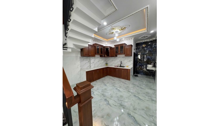 Siêu phẩm 2 tầng đẹp Chiến Lược BT hẻm ô tô thông 56m2 nhỉnh 4 tỷ.
