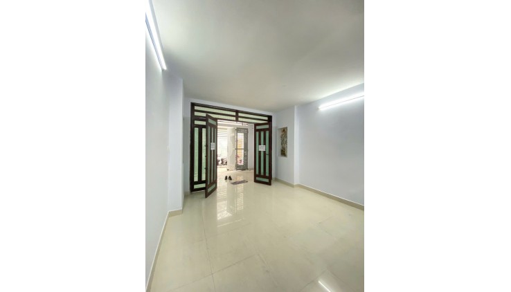 Bán nhà Nhất Chi Mai, P13, Tân Bình, 4m x 11m, 3 tầng, khu dân trí cao, chỉ 6.2 tỷ