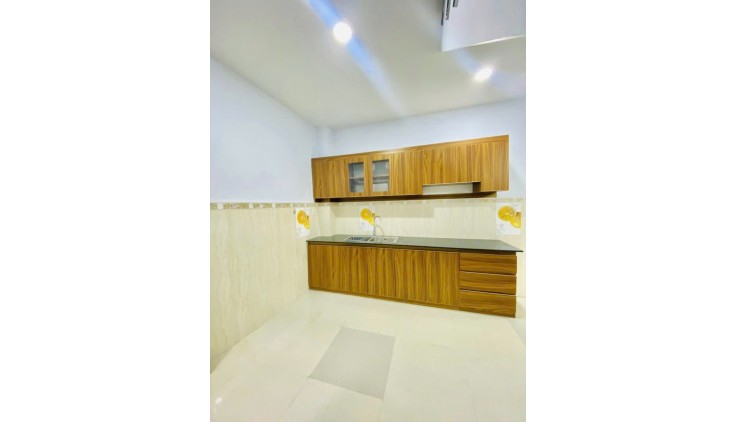 Bán nhà Nhất Chi Mai, P13, Tân Bình, 4m x 11m, 3 tầng, khu dân trí cao, chỉ 6.2 tỷ