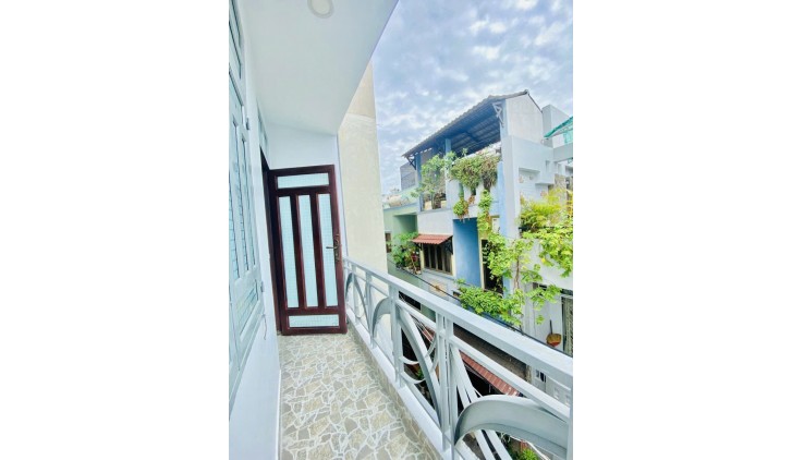 Bán nhà Nhất Chi Mai, P13, Tân Bình, 4m x 11m, 3 tầng, khu dân trí cao, chỉ 6.2 tỷ