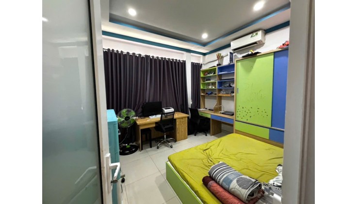 Nhà Đẹp ở ngay, khu P lô cao cấp, Bưng Ông Thoàn, Q9, dtsd 209m2, giá chỉ 5.45 tỷ