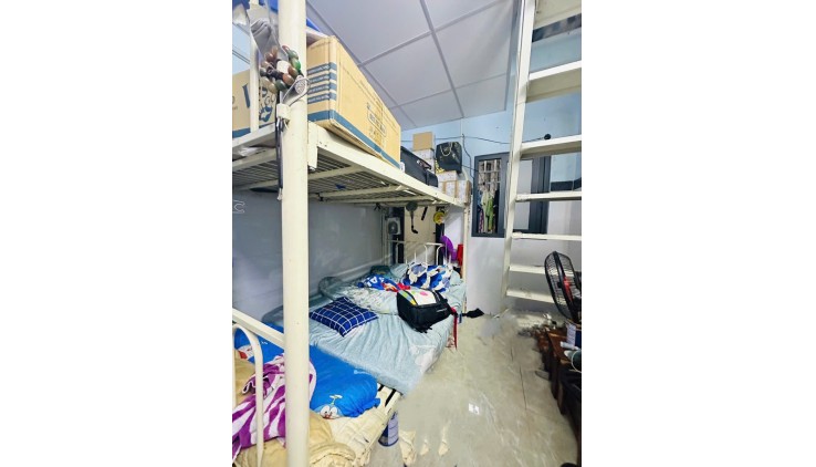 Nhỉnh 1 tỷ nhà ở ngay , 3 tầng, 2 phòng ngủ, 2 wc, khu sân bay giáp Tân Bình