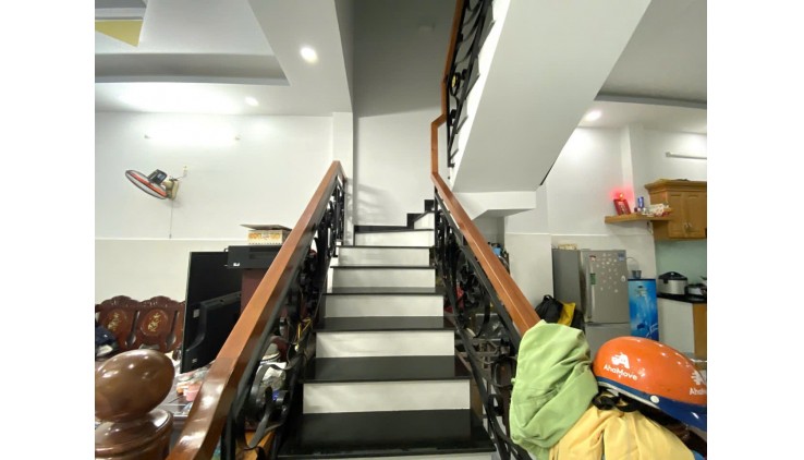 Mặt tiền Kinh Doanh Mã Lò Lê Văn Quới gần ngã tư 4 xã 77m2,2Tầng Nhỉnh 5tỷ