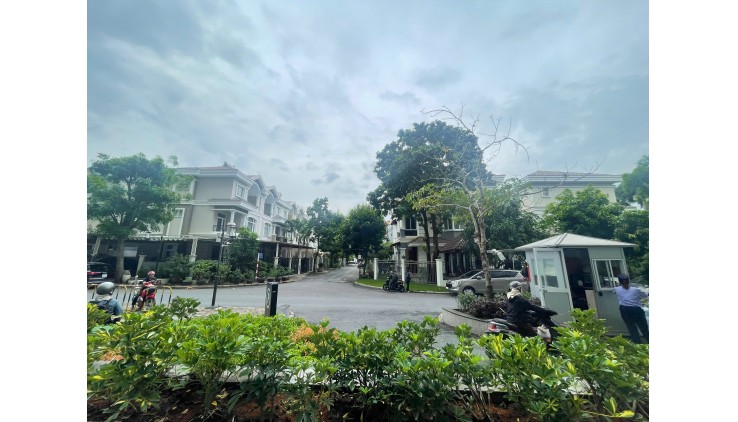 NHÀ PHỐ PHÚ MỸ HƯNG VỪA Ở VỪA KINH DOANH ĐỐI DIỆN KHU BIỆT THỰ MỸ PHÚ QUẬN 7