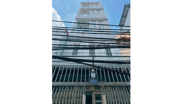 NGAY SÁT MẶT TIỀN HOÀNG DIỆU Q4 
XE HƠI NGAY NHÀ 
DIỆN TÍCH SỬ DỤNG 63 M2 
HƠN 4 TỶ VAY NGÂN HÀNG HƠN 3 TỶ