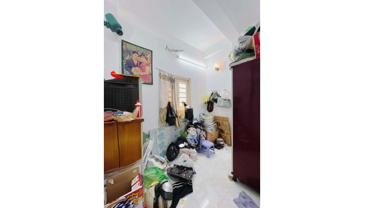 NGAY SÁT MẶT TIỀN HOÀNG DIỆU Q4 
XE HƠI NGAY NHÀ 
DIỆN TÍCH SỬ DỤNG 63 M2 
HƠN 4 TỶ VAY NGÂN HÀNG HƠN 3 TỶ