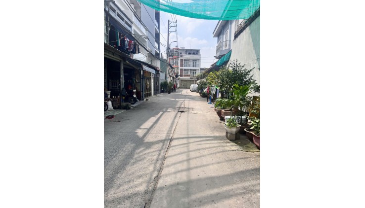Nhà 3 tầng HXH tránh cạnh Lê Văn Qưới Bình Tân 60m2 chỉ 5 tỷ hơn.