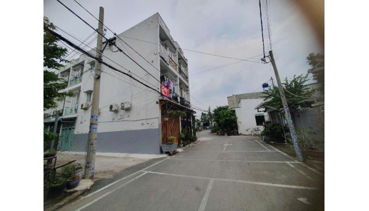 Nhà C4,Đất thổ cư lô Mặt hẻm 1/đường THẠNH XUÂN 52, phường THẠNH XUÂN, Q12, dt 197m2 (15mx15m) Hẻm 6m 
