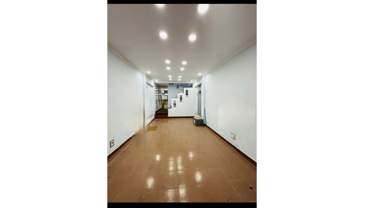 Bán Gấp Nhà Trần Văn Đang 70m2 3 Tầng, 3.9mx 18m nhỉnh 6 tỷ Phường 9 Quận 3
