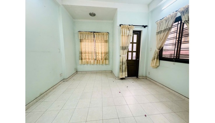 BÁN NHÀ MẶT PHỐ LÝ THƯỜNG KIỆT - GÒ VẤP - 13.9 TỶ - 143M2 - 2 TẦNG - 4 PN - SỔ ĐỎ CHÍNH CHỦ