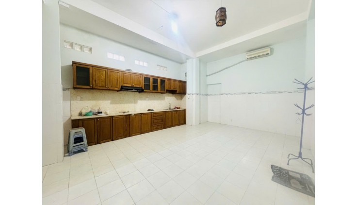 Bán nhà 2 Mặt tiền hẻm Trường Chinh - Trương Công Định, 6.3x12m, 4 Tầng, 4PN, 11 tỷ.