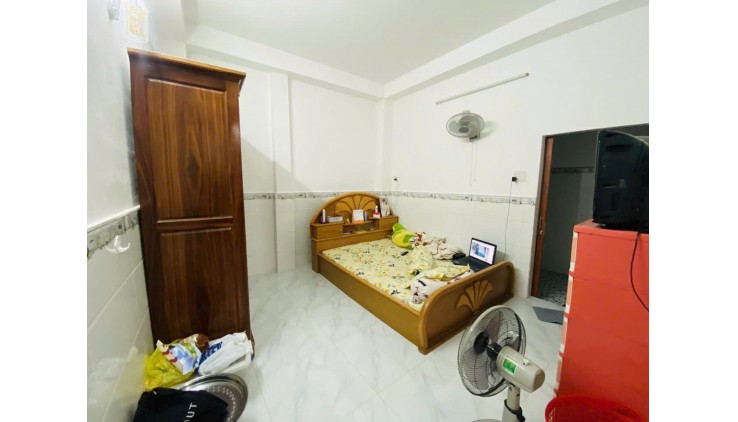 BÁN NHÀ , GIÁP QUẬN 10 , 3 TẦNG, 70M2,  THÀNH MỸ, TÂN BÌNH - GIÁ 8.3 TỶ .