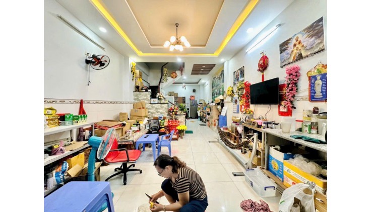 Nhà Mt APĐ10 Q12 - 80m2 - 2 tầng - đường 10m- phù hợp vừa ở vừa kinh doanh - chỉ nhỉnh 4 tỷ