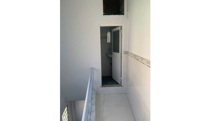 Bán nhà Mặt tiền Nguyễn Kiệm -  Phường 3, Q. Gò Vấp, 4.1x11m, 2 Tầng, HĐT 10tr, 5.6 tỷ.