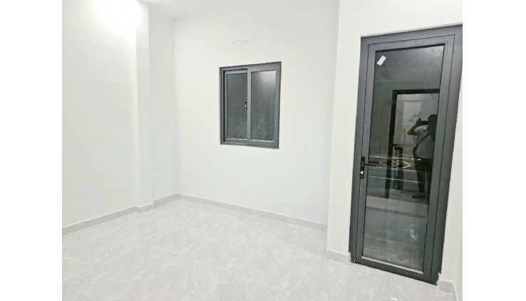 SÁT MẶT TIỀN ĐƯỜNG Huỳnh Tấn Phát 
Trung tâm Q7 

NGANG 3.5 M  Dài 7.05
DT SD 49 M2  HƠN 2 TỶ