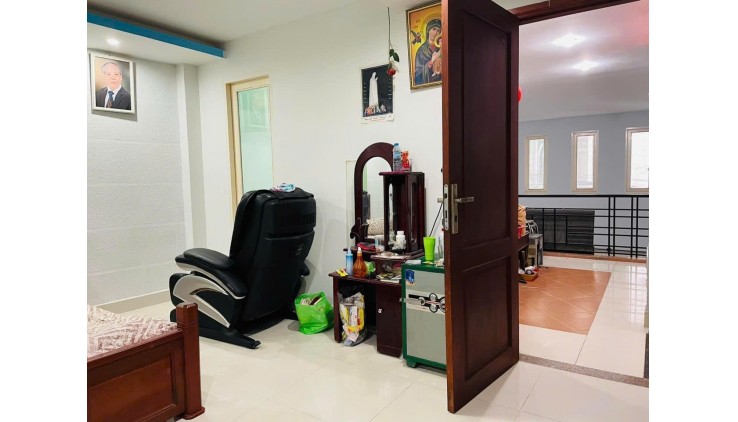 BÁN NHÀ HẺM 6M , 7C VÔ NHÀ , TÂN HẢI - TÂN BÌNH - 13,8 TỶ - 104M² - 4 TẦNG - 4PN - 5WC .