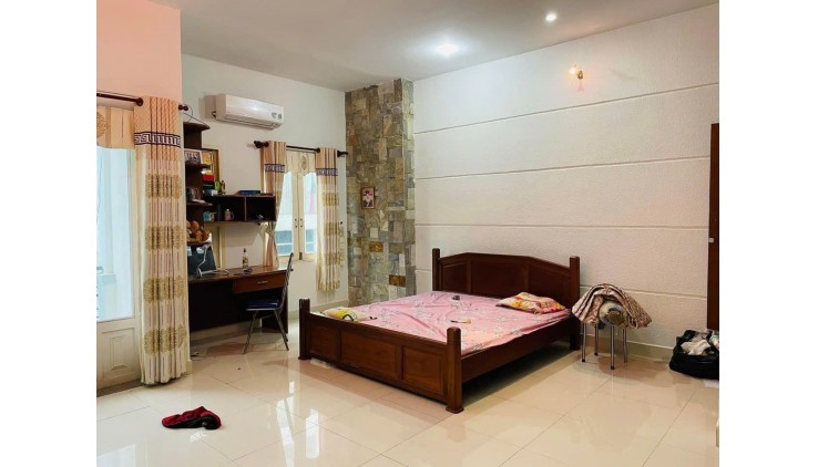 BÁN NHÀ HẺM 6M , 7C VÔ NHÀ , TÂN HẢI - TÂN BÌNH - 13,8 TỶ - 104M² - 4 TẦNG - 4PN - 5WC .
