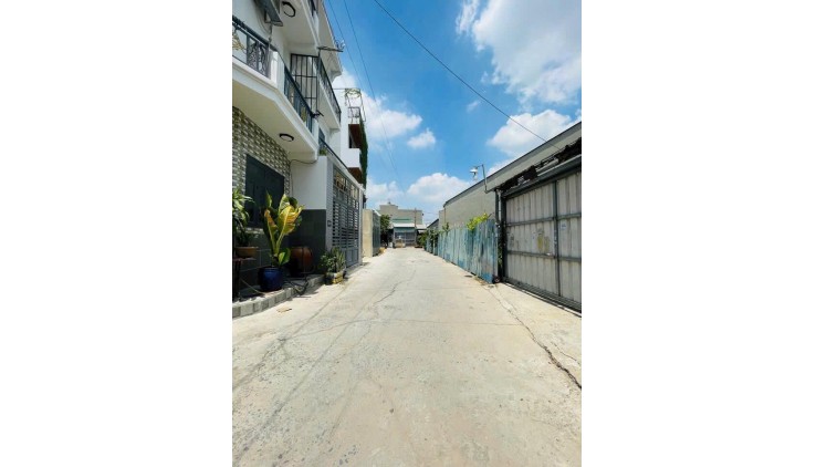 SIÊU PHẨM 3 TẦNG  -  LÔ GÓC NGANG 12M - XE TẢI THÔNG - HIỆP THÀNH CITY - GIÁP GÒ VẤP - HƠN 4 TỶ