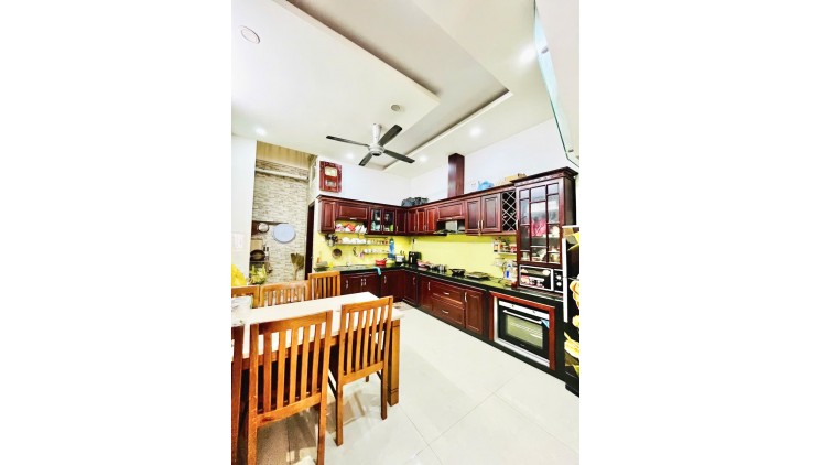 BÁN NHÀ NGAY VÒNG XOAY LÊ ĐẠI HÀNH , QUÂN 11 ,  3 TẦNG, 80M2 - GIÁ 8.3 TỶ