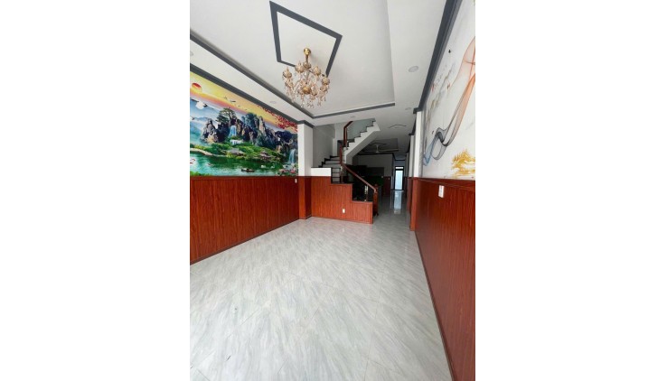 CHÍNH CHỦ Cần Bán Gấp Căn Nhà Mặt Tiền Đường Nhựa Tại Huyện Hóc Môn, TP HCM