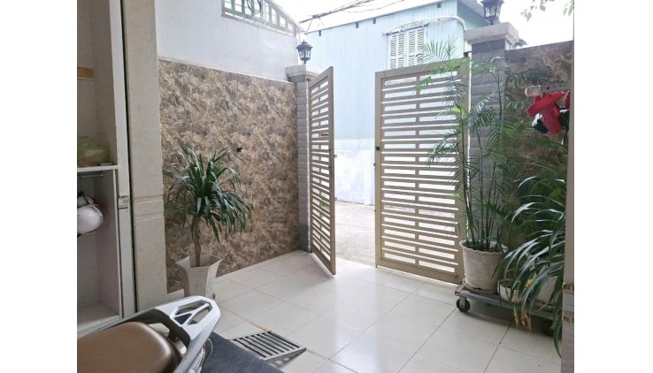 NHÀ Mới Đón tết, Đình Phong Phú, Q9, Đ  ường 5m, DT 71m2( 4.3 x 16 ) x2 t, giá chỉ 4.85ty