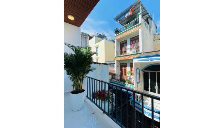 6.3 tỷ- bán nhà mới đẹp 4 tầng hẻm xe hơi sát Mặt tiền Phan Văn Trị-khu Cityland- 4mx11,2m vuông vức